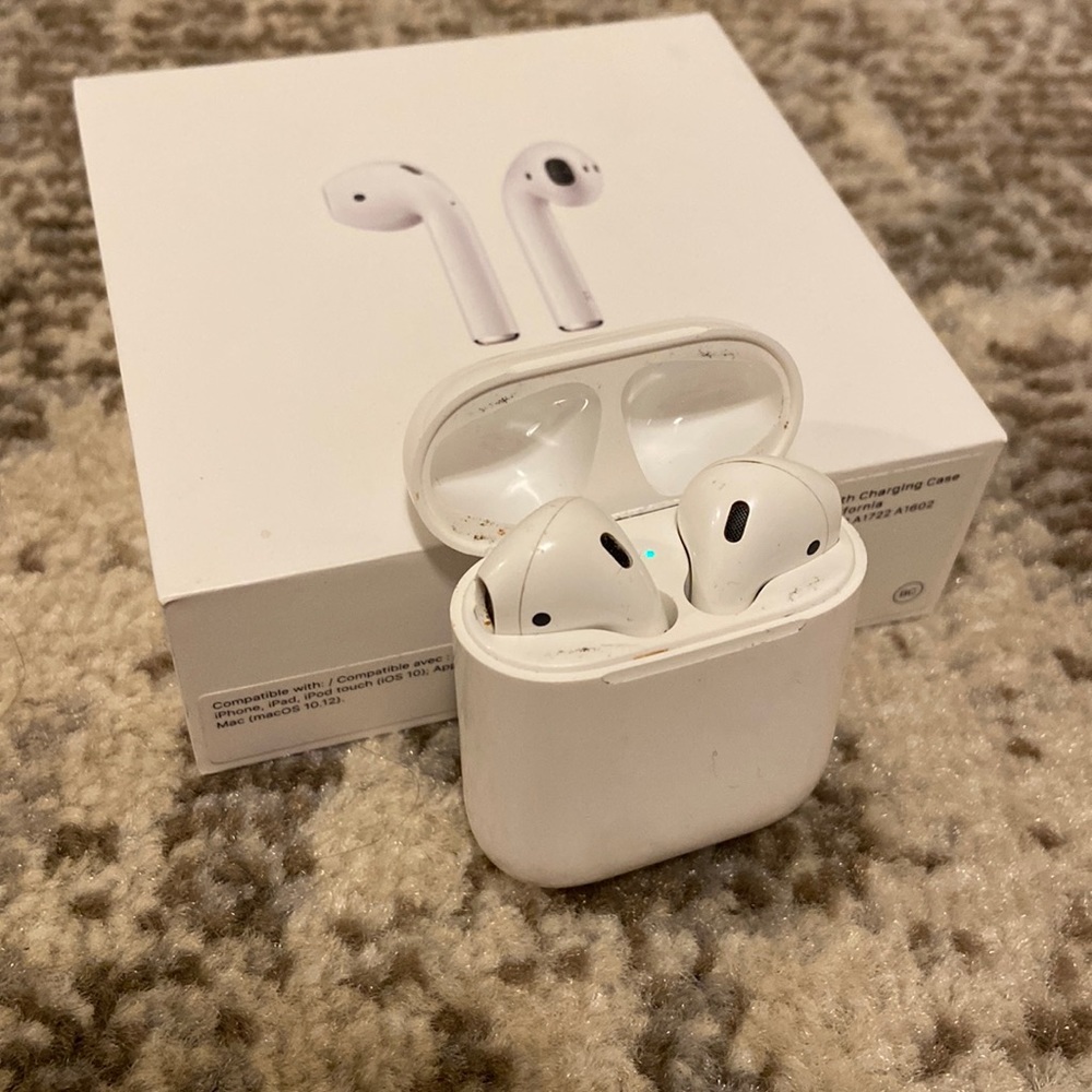 Apple AirPods